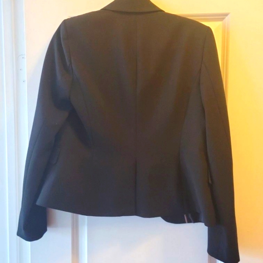 Blazer - Picture 2 of 3